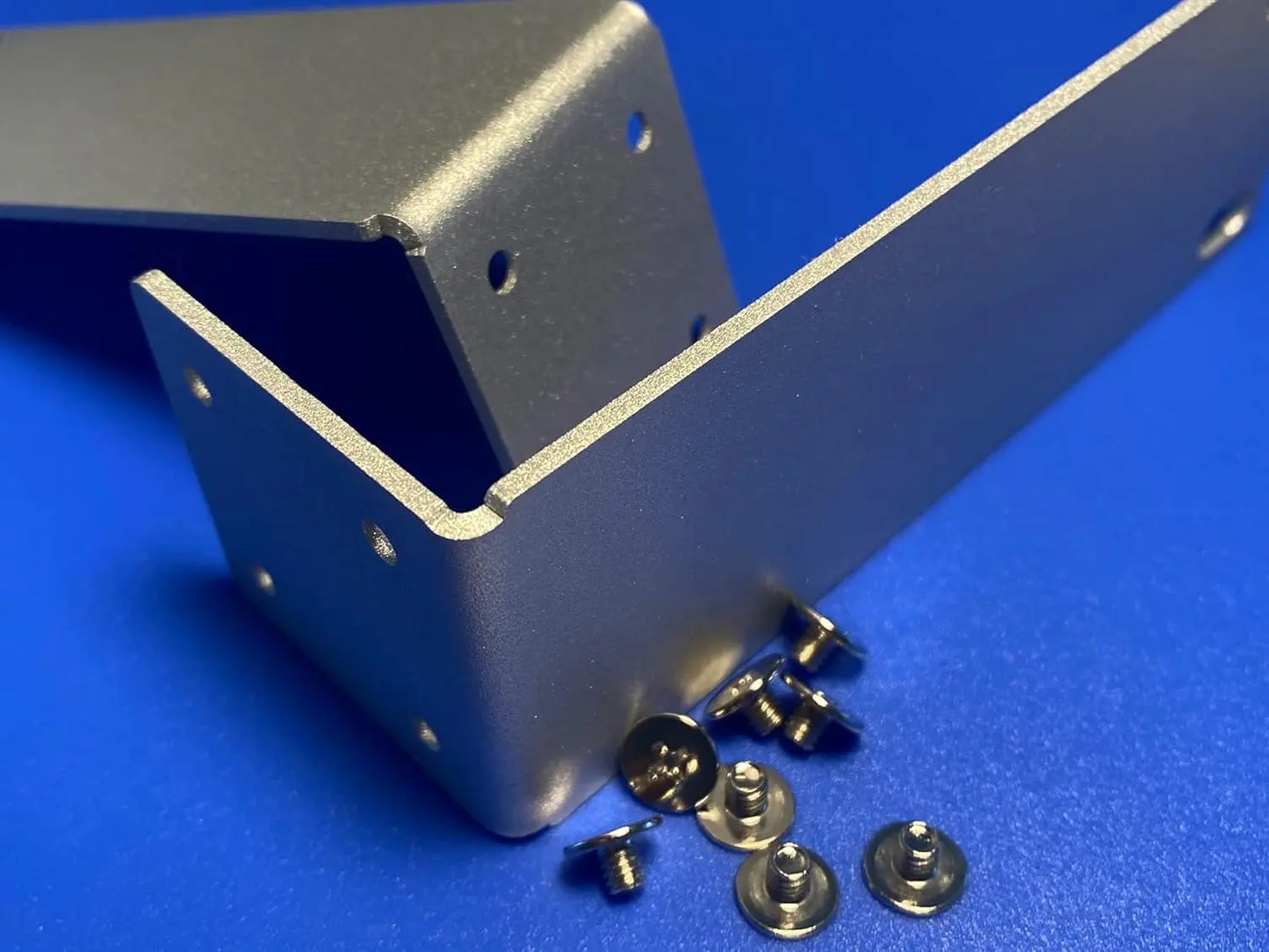 RI-UB8RMBA | Rack Mount Brackets(Ear) for UniFi Switch 8 Port 150W / Edge Switch 8 Port RACKIDEA
